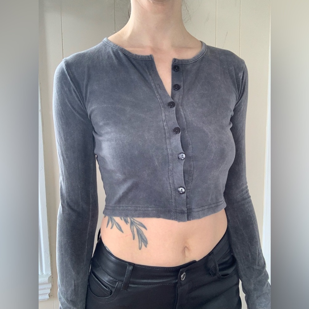 Missguided Mineral Wash Dark Gray Button Up Cropped Long Sleeve - Picture 1 of 16